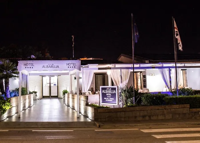 Albaruja 4*